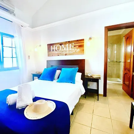 Agatha, Vacaciones En Familia En Lanzarote Коста Бланка